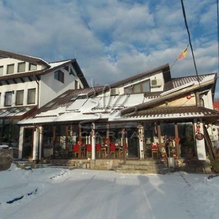 La Marele Moft Hotell Slănic Eksteriør bilde
