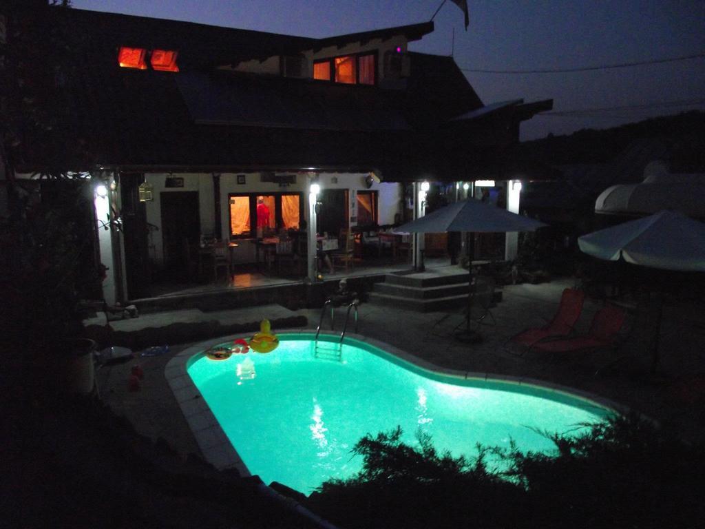La Marele Moft Hotell Slănic Eksteriør bilde