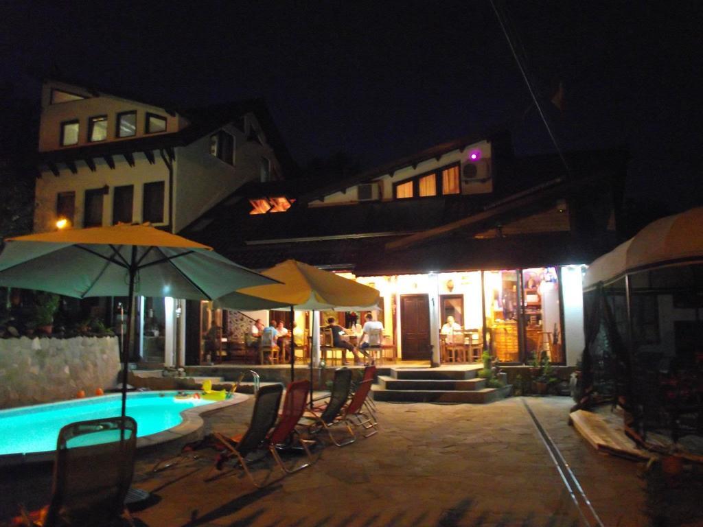 La Marele Moft Hotell Slănic Eksteriør bilde