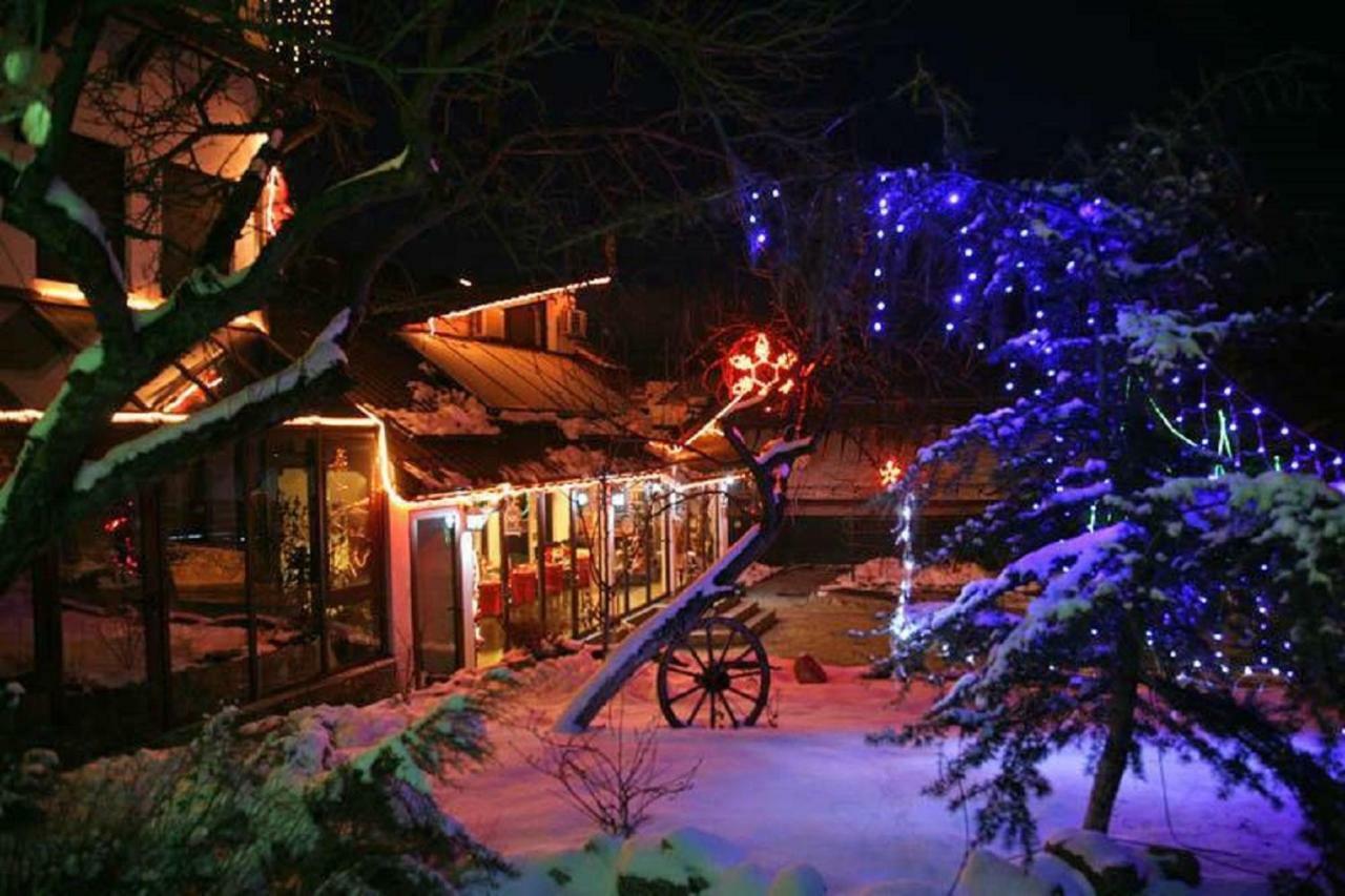 La Marele Moft Hotell Slănic Eksteriør bilde